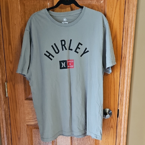 Hurley Gray Short Sleeve Tee Casual Style, Size XL - Picture 1 of 5